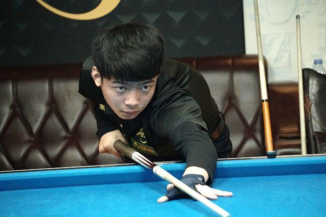 显得有些紧 显得有些紧